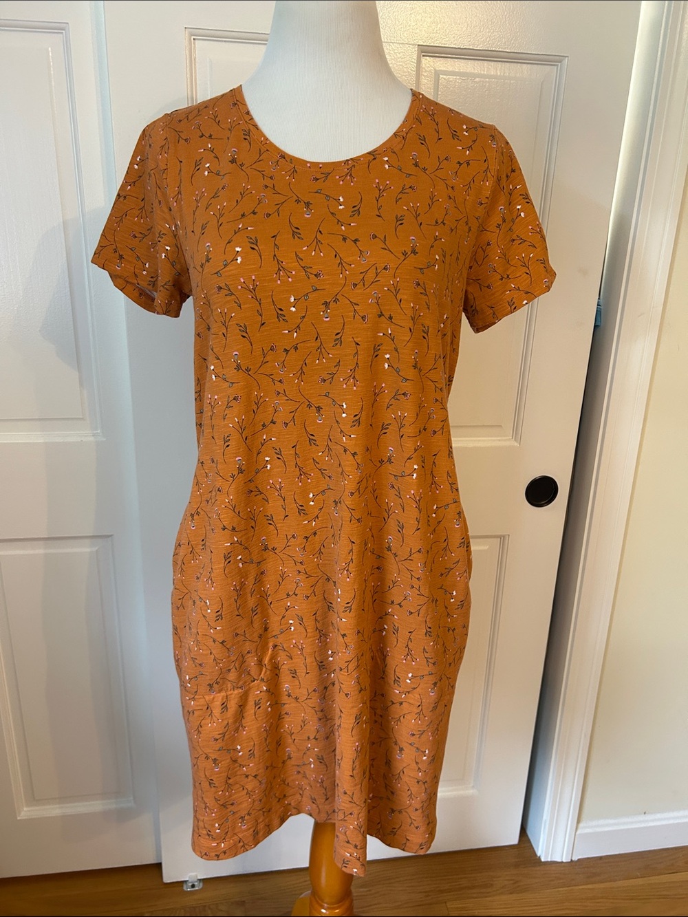 Duluth Trading Co Burnt Orange Floral Short-Sleeve Midi Dress